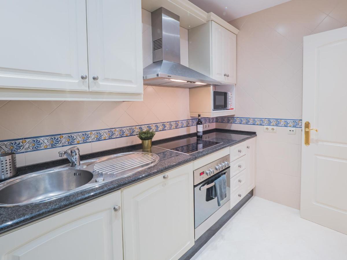 Cubo's & Parking Jardines De Don Carlos Apartamento *